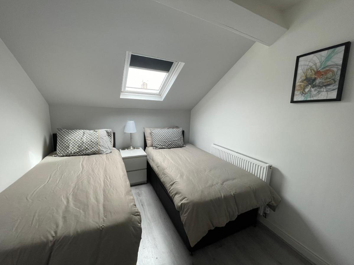 Ryan Air I Bnb - Lfc Apartments ลิเวอร์พูล ภายนอก รูปภาพ