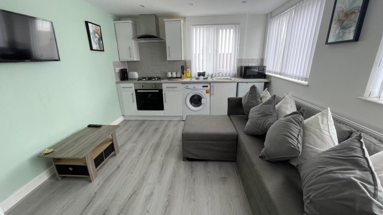 Ryan Air I Bnb - Lfc Apartments ลิเวอร์พูล ภายนอก รูปภาพ