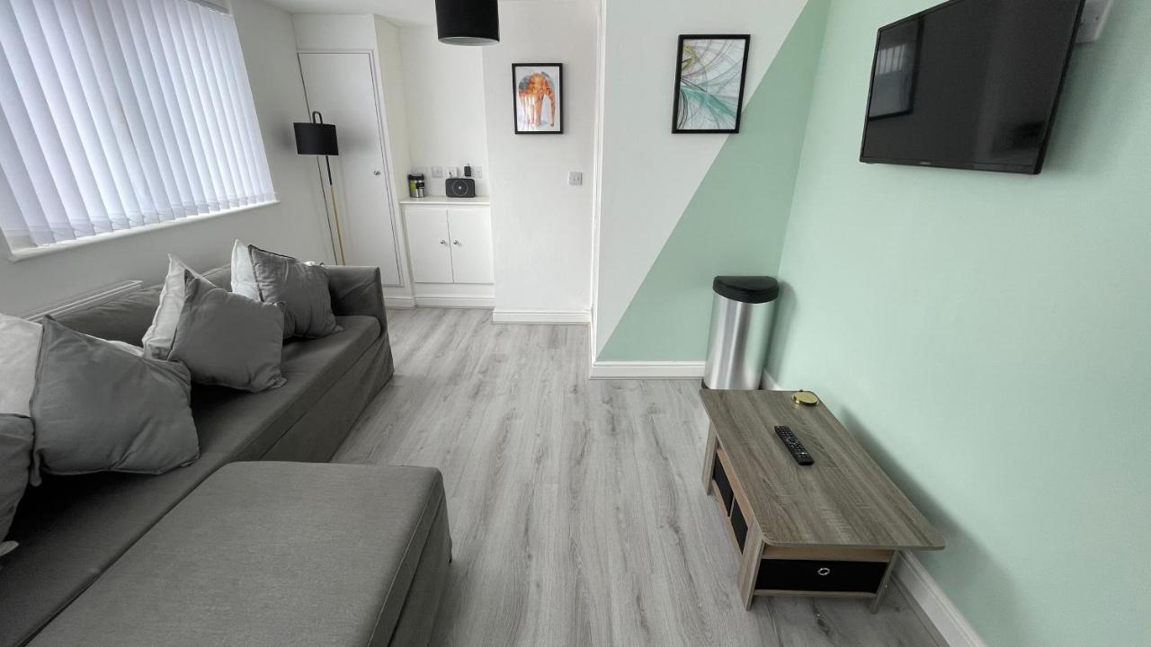 Ryan Air I Bnb - Lfc Apartments ลิเวอร์พูล ภายนอก รูปภาพ