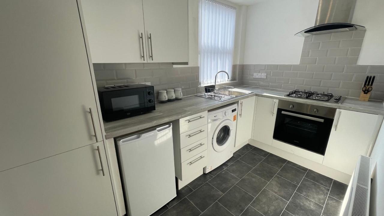 Ryan Air I Bnb - Lfc Apartments ลิเวอร์พูล ภายนอก รูปภาพ